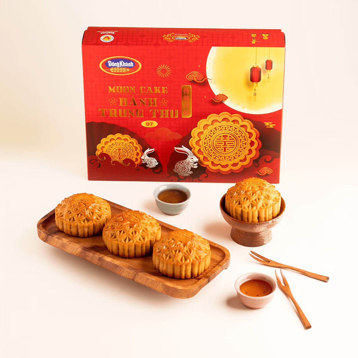 Mondkuchen mit doppeltem Eigelb und verschiedenen Nüssen